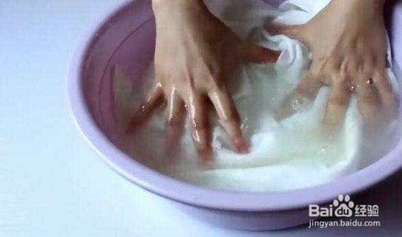 婴儿衣服发黄怎么洗白