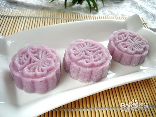 紫薯无花果馅冰皮月饼