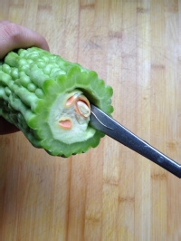 盛夏多吃些苦----苦瓜煎蛋汤