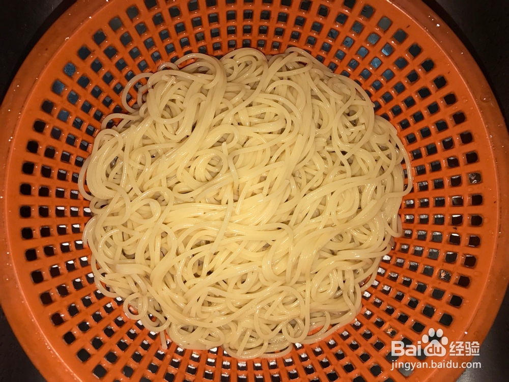 白汁蟹味菇拌意大利面