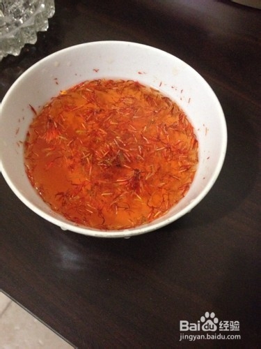 如何辨别红花是否染色