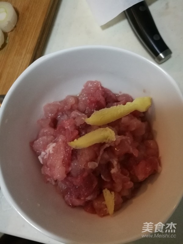 鸭蛋瘦肉粥的做法