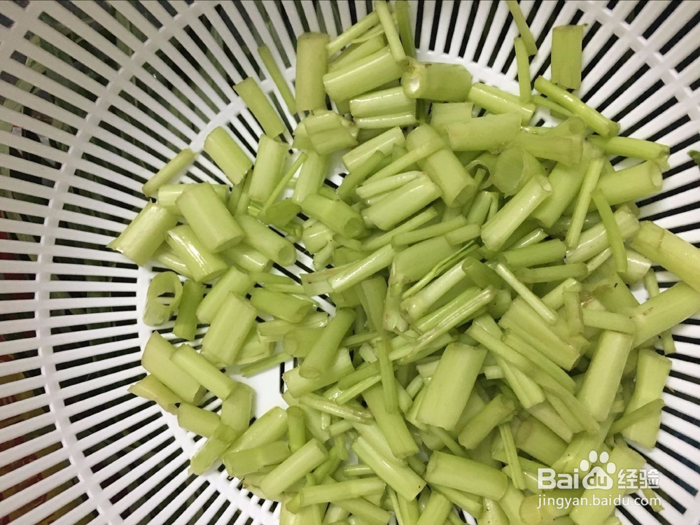空心菜梗炒肉的做法-经济实惠的美味