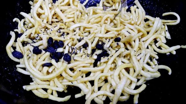 黑黑鸡蛋酥糖蘸