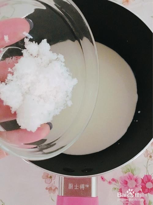 椰丝牛奶小方糕