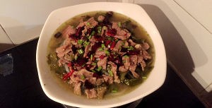 怎么做下饭的酸菜肉片