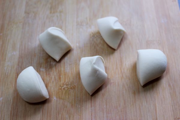 洋葱猪肉香菜发面馅饼