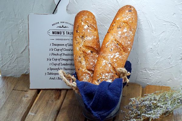 红酒葡萄种黑裸麦面包