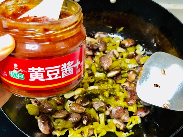 酸菜炒焖荷包肾豆