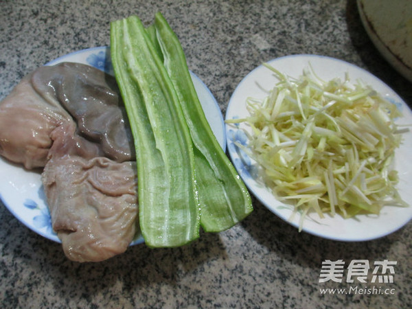 尖椒韭菜芽炒猪肚