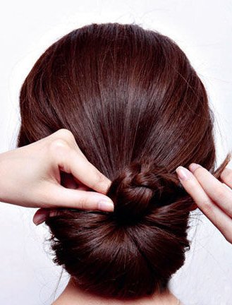 打造优雅迷人发髻