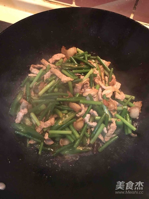 蒜薹炒肉的做法