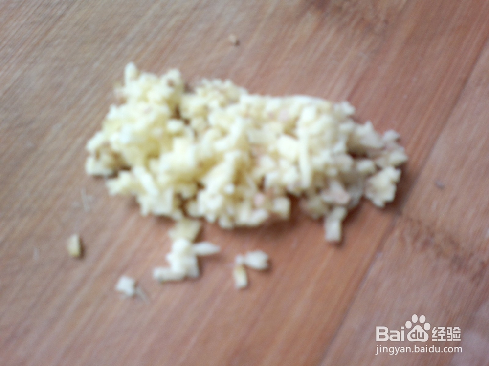 制作简单的下饭菜青椒平菇炒肉的做法