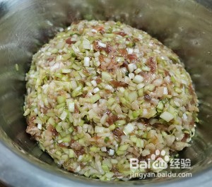 猪肉鲜虾韭黄水饺的做法