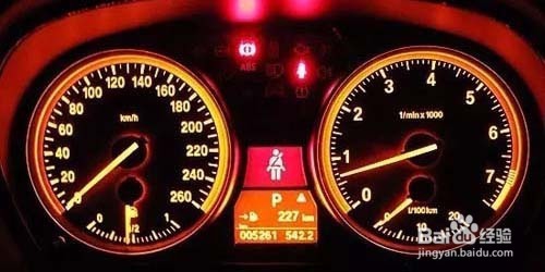 合理使用汽车钥匙孔这四个档位,才不会伤爱车!