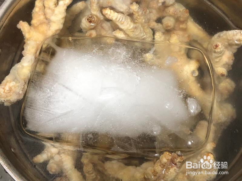 不会爆油的豉汁凤爪的做法