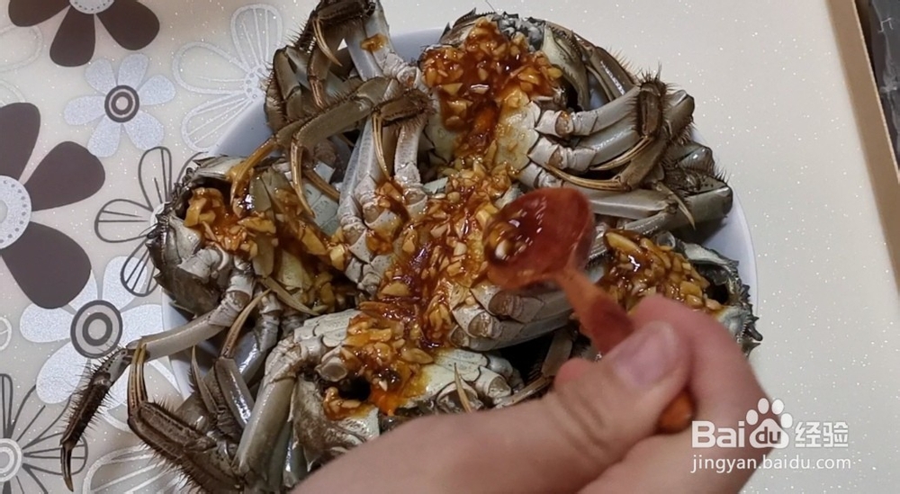 蒸螃蟹成品图