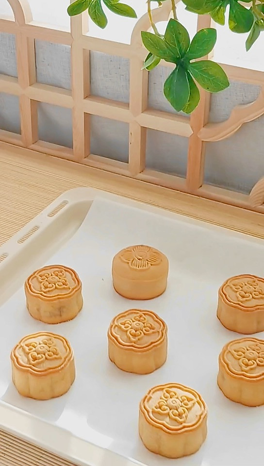 柠香冬翅广式月饼