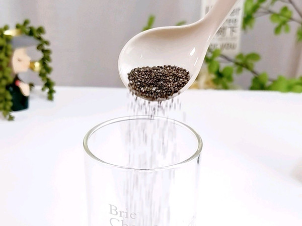 奇亚籽炼乳撞奶