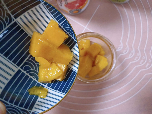芒果桃桃气泡水