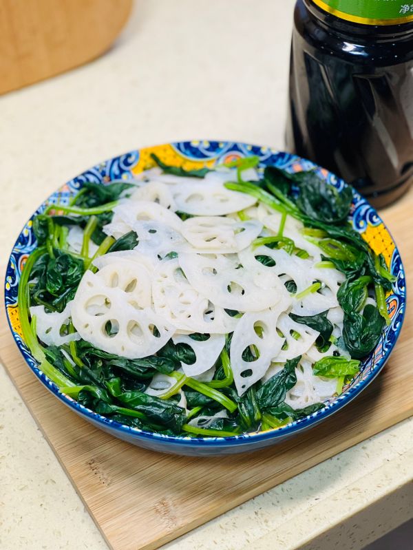 凉拌捞汁菠菜莲藕