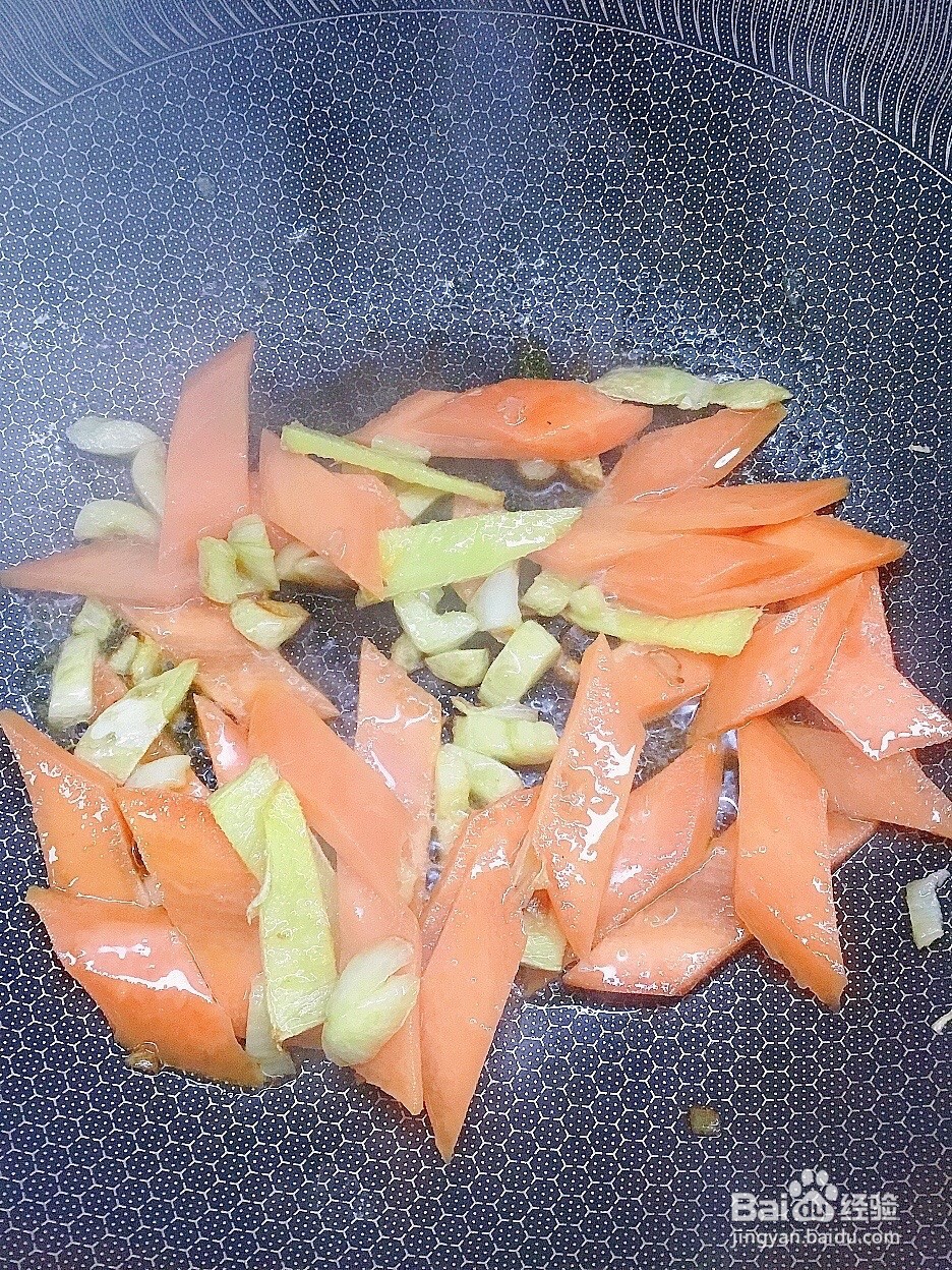 荷兰豆炒胡萝卜的做法