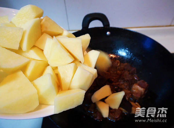 九阳炒菜机迟rowrow私房菜谱:土豆焖牛肉