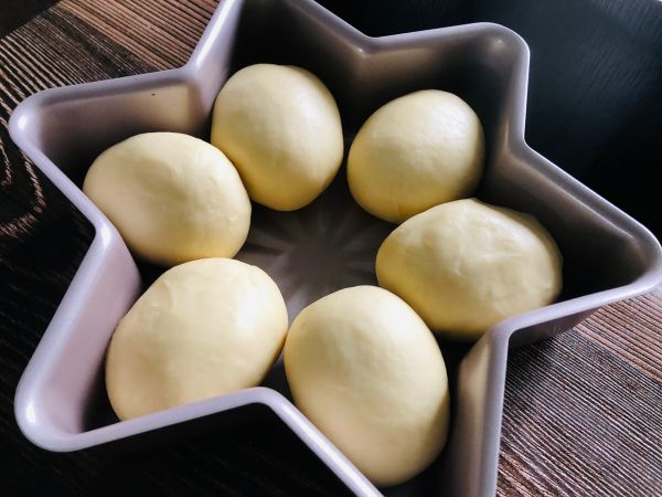 六角星星豆沙面包