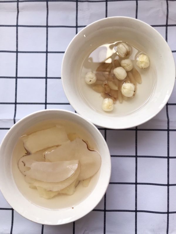 海底椰麦冬莲子排骨汤