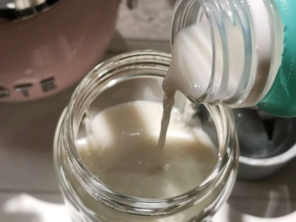 蓝莓香蕉椰香奶昔