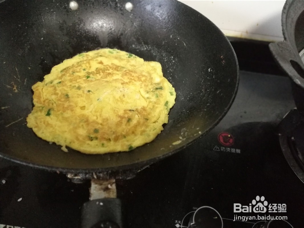 鸡蛋饼盖浇西红柿