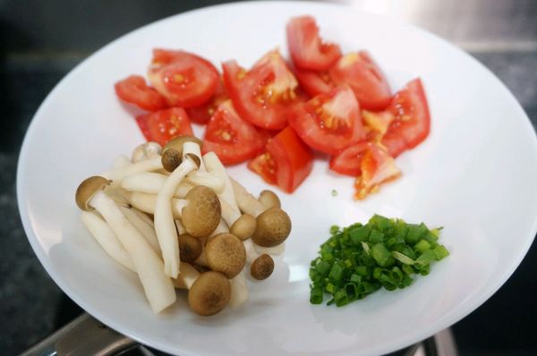 番茄泡菜肥牛面