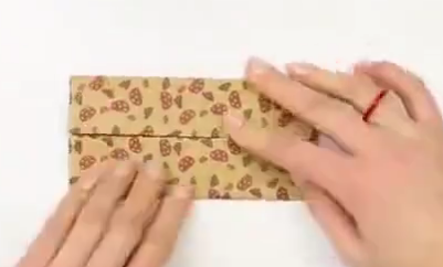 如何折一个方形纸盒