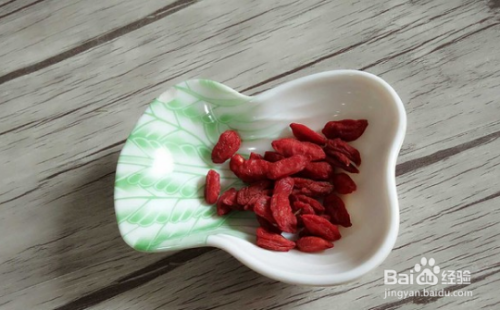 鸽子炖天麻的做法