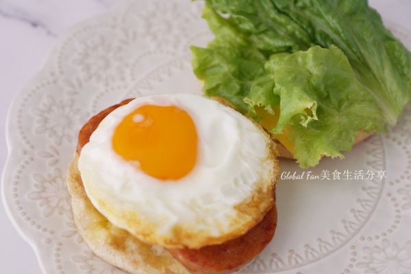 芝士午餐肉鸡蛋松饼