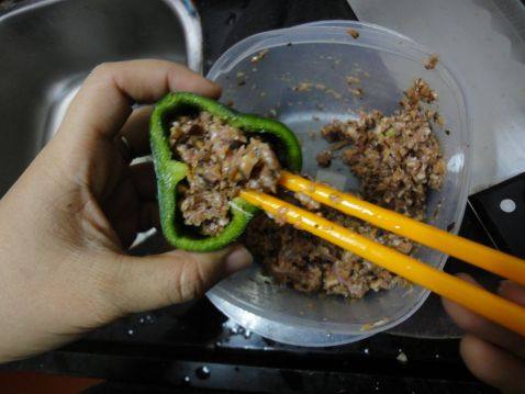 青椒釀冬菇肉碎，回味无穷的美食！