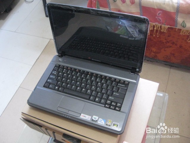 ；联想笔记本电脑怎么清理灰尘