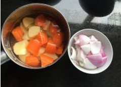 红焖土豆牛肉的家庭做法