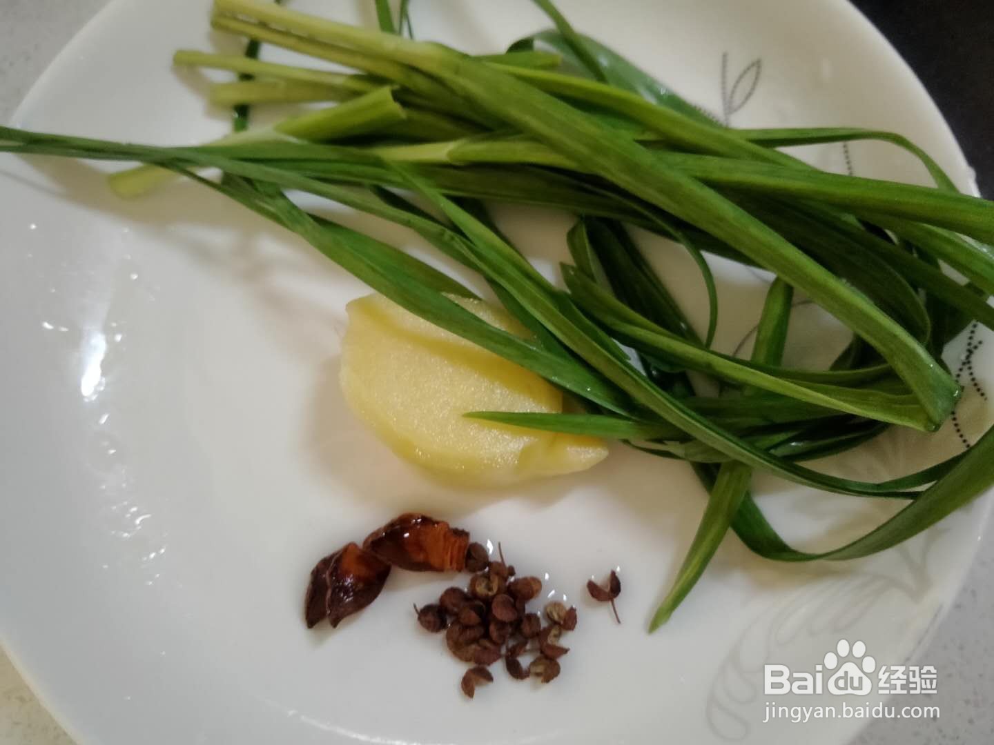 酸菜烧鸭肉做法步骤