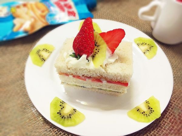 花生酱水果三明治