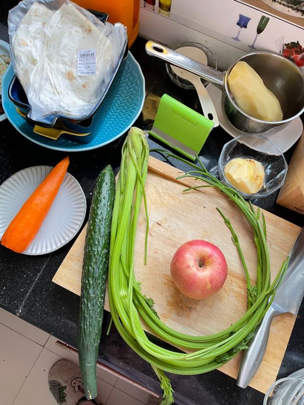 芹菜黄瓜苹果汁