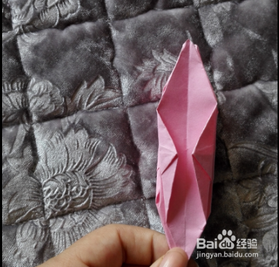 如何折出好看的百合花