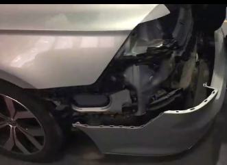 迈腾后保险杠拆卸方法