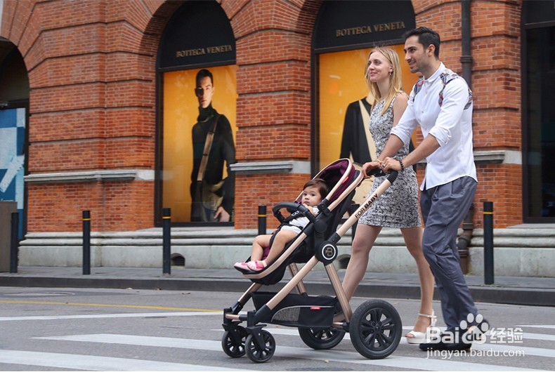 宝宝也要配宝马香车，宝宝婴儿车要把关