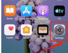 iphone13屏幕发黄发暗怎么调节