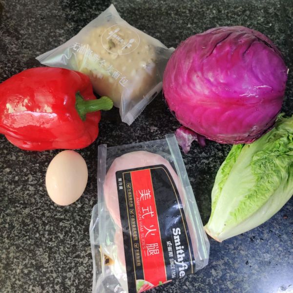 彩椒鸡蛋火腿三明治