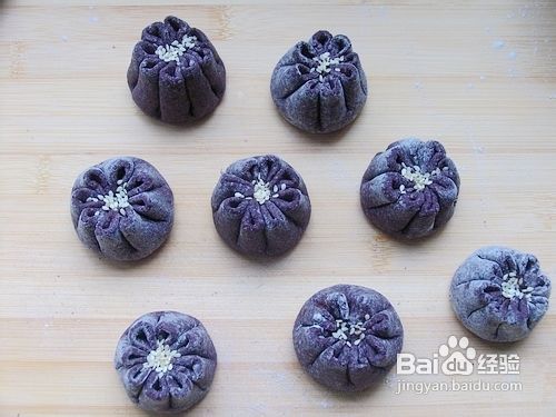 营养早餐之——黑米豆沙菊花包