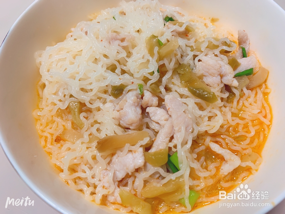 家常做法的榨菜肉丝米粉
