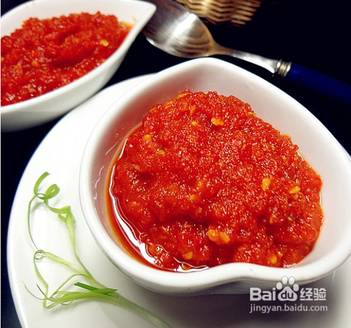 怎样做出浓郁辣味清新的蒜蓉辣椒酱