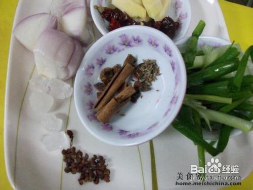 别样吃法烧鸡砂锅茴香焖鸡